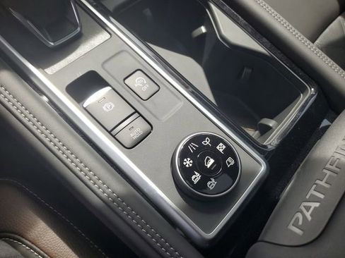 New 2026 Nissan Pathfinder Platinum AWD/4WD image 32