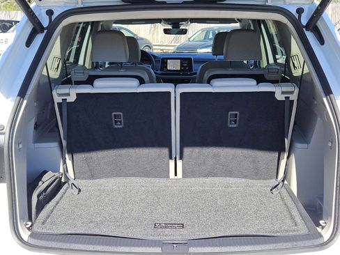 Used 2025 Volkswagen Atlas SEL Premium R-Line image 30
