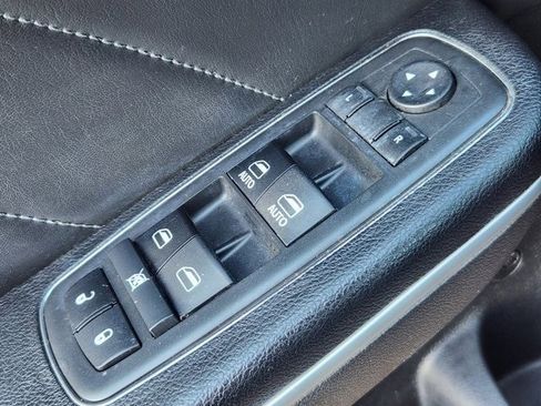 Used 2017 Dodge Charger SXT w/ Plus Group image 22