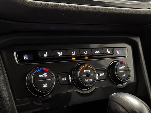 Used 2020 Volkswagen Tiguan SE R-Line image 18