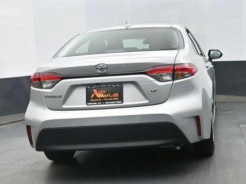 Used 2024 Toyota Corolla LE FWD image 8
