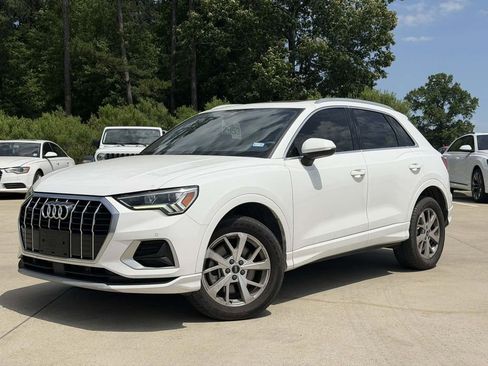 Used 2023 Audi Q3 2.0T Premium w/ Convenience Package AWD/4WD image 1