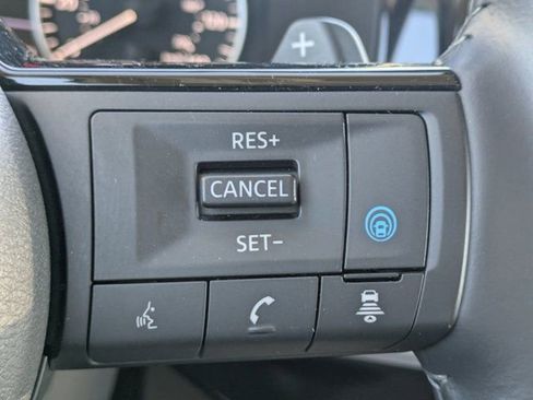 Used 2025 Nissan Pathfinder SL image 22