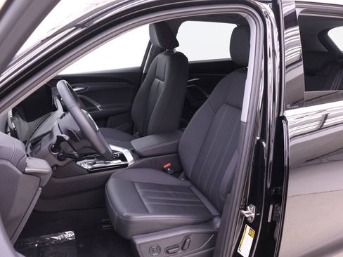 Certified 2025 Audi Q5 2.0T Premium w/ Convenience Package image 6