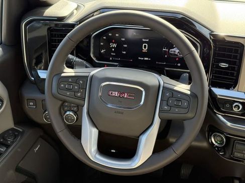 New 2026 GMC Sierra 1500 SLT image 28