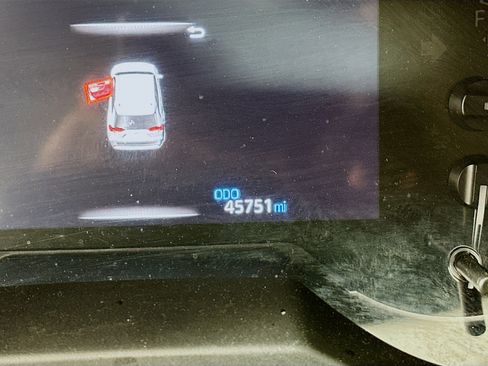 Used 2024 Toyota RAV4 LE image 17