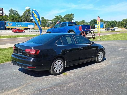 Used 2017 Volkswagen Jetta S w/ Jetta S Cold Weather Package FWD image 5