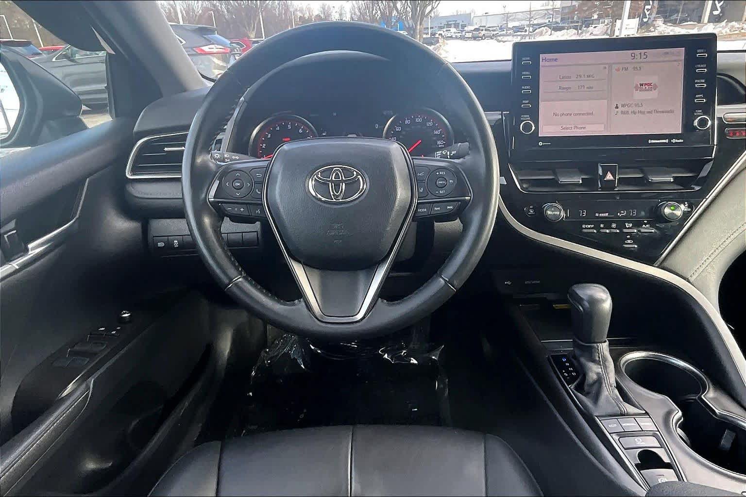 Used 2022 Toyota Camry XSE FWD image 6