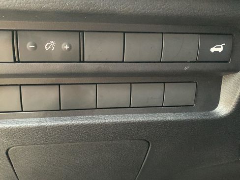 Used 2023 Mitsubishi Outlander SE image 8