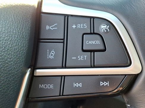 Certified 2023 Toyota Highlander LE image 22