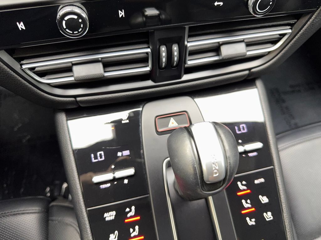 Used 2024 Porsche Macan Turbo AWD/4WD image 66