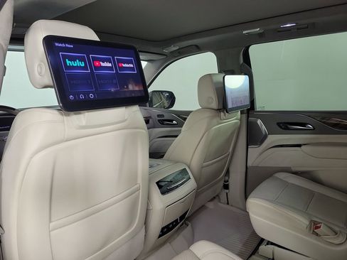 Certified 2022 Cadillac Escalade Premium Luxury Platinum image 13