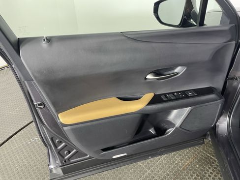 Used 2024 Lexus UX 250h AWD w/ Premium Package image 10