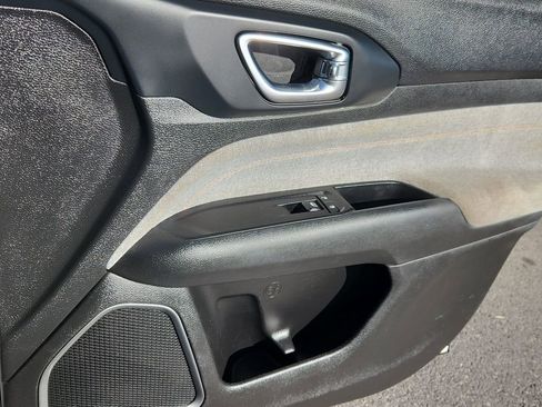 Used 2022 Jeep Compass Sport image 13