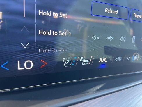 New 2026 Chevrolet Suburban Premier image 29