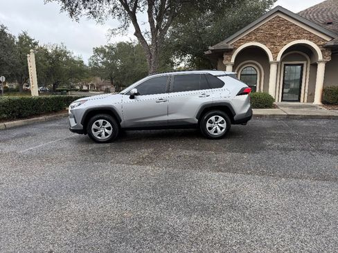 Used 2021 Toyota RAV4 LE image 2