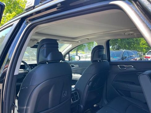 Certified 2026 Kia Sportage EX w/ EX Panoramic Sunroof Package AWD/4WD image 11