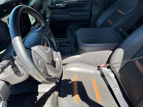 Used 2024 GMC Sierra 1500 AT4 w/ Technology Package image 18