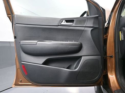 Used 2018 Kia Sportage LX image 18