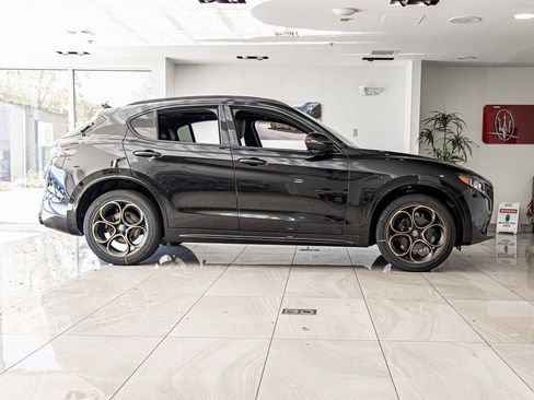 New 2025 Alfa Romeo Stelvio Sprint image 9