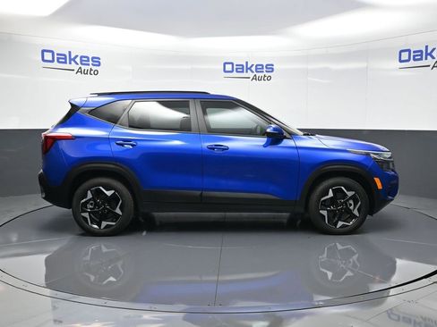 Certified 2025 Kia Seltos S image 9