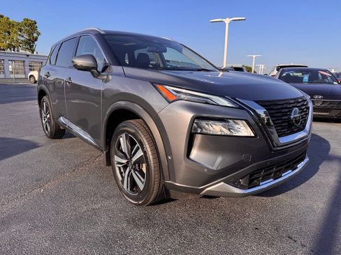 Used 2021 Nissan Rogue Platinum FWD image 7