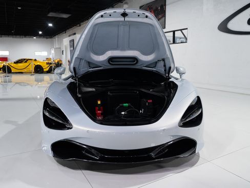 Used 2018 McLaren 720S image 34
