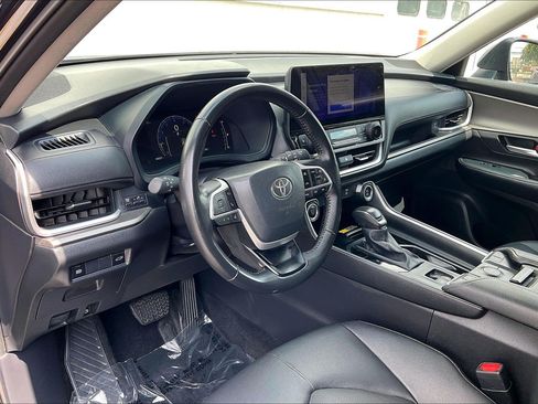 Used 2025 Toyota Grand Highlander FWD image 18