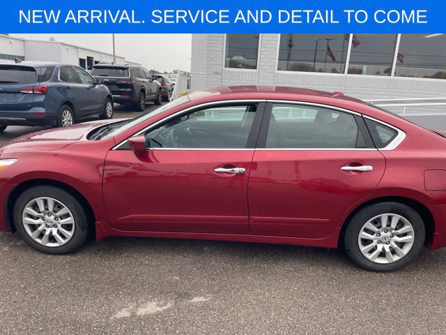 Used 2014 Nissan Altima 2.5 S w/ Display Audio Package FWD image 12