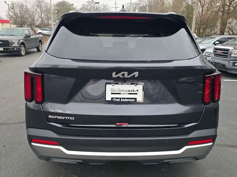 New 2026 Kia Sorento S image 4
