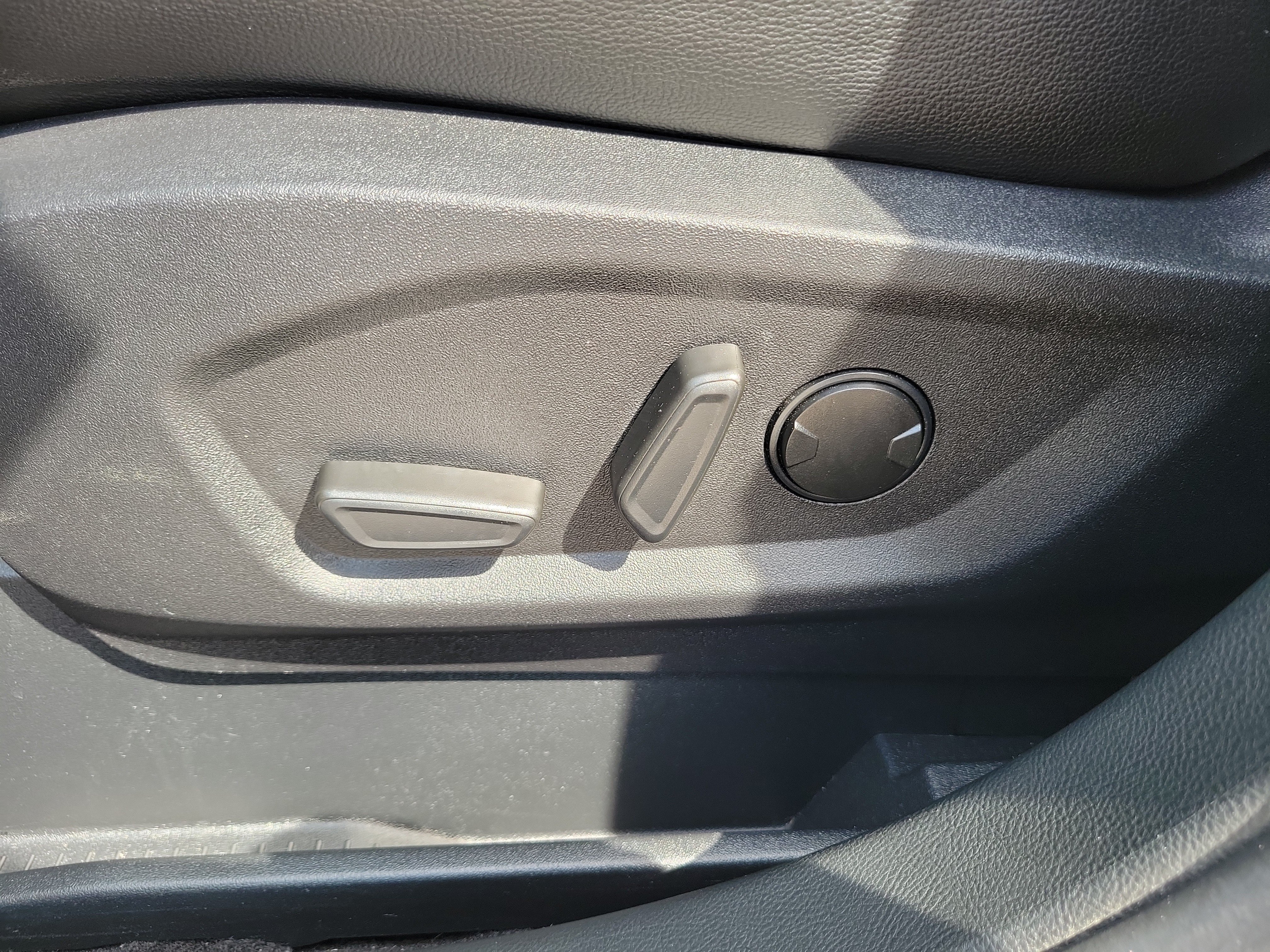 Used 2024 Ford Edge Titanium AWD/4WD image 19