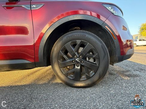 Used 2022 Kia Sorento S w/ Panoramic Sunroof Package image 6