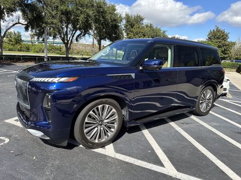 Certified 2025 INFINITI QX80 Sensory image 5