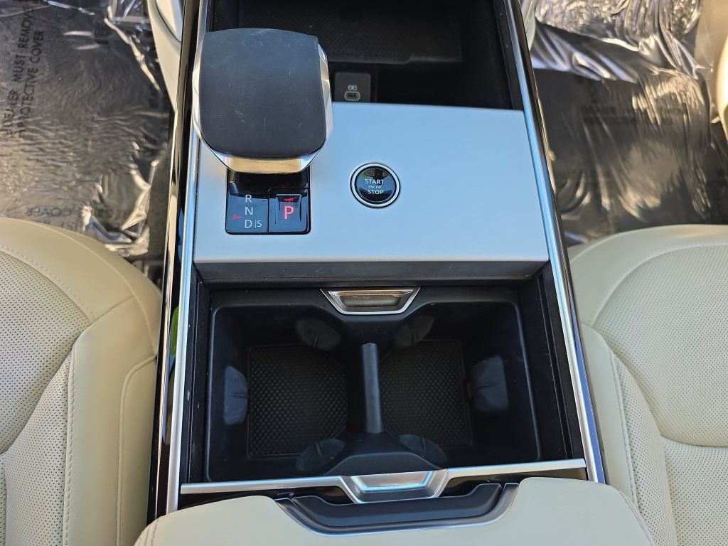 Certified 2024 Land Rover Range Rover SE AWD/4WD image 26