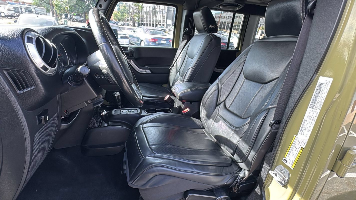 Used 2013 Jeep Wrangler Unlimited Sport AWD/4WD image 14
