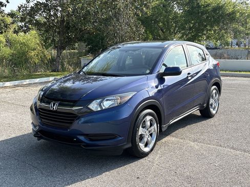 Used 2017 Honda HR-V LX image 2