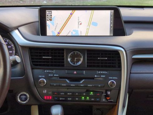 Used 2019 Lexus RX 450h AWD image 17