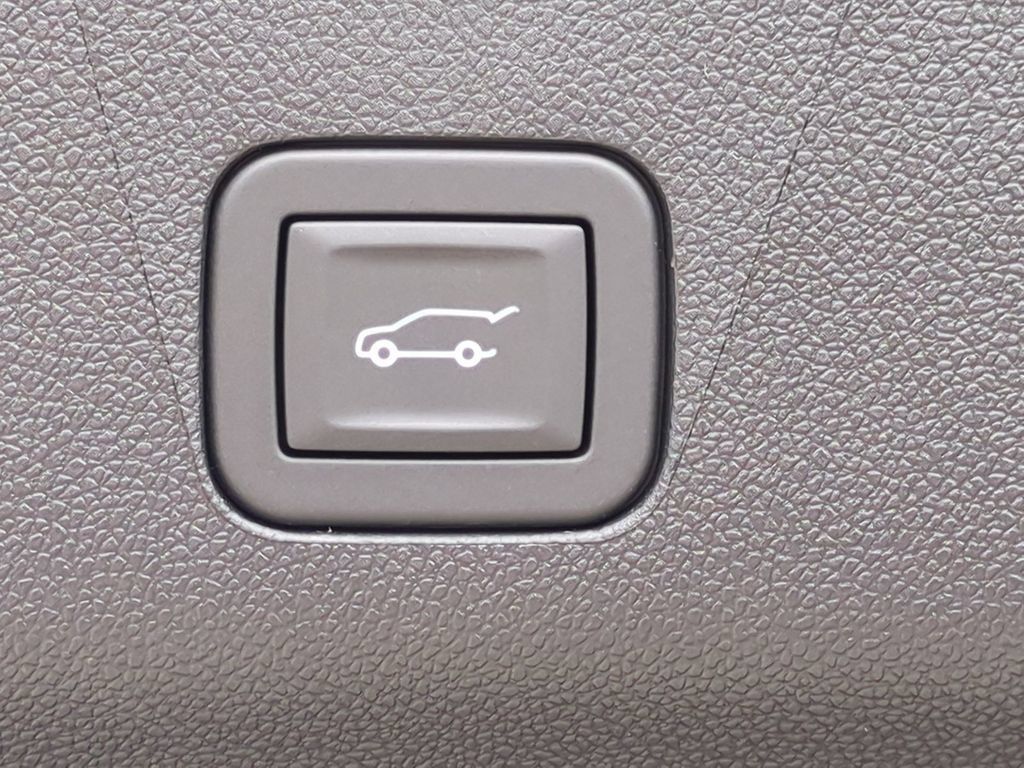 Used 2026 GMC Yukon AT4 Ultimate AWD/4WD image 30