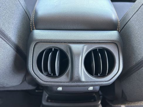 Used 2024 Jeep Wrangler Unlimited Sahara AWD/4WD image 15