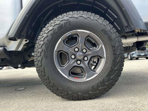 Used 2022 Jeep Gladiator Rubicon w/ LED Lighting Group image 19