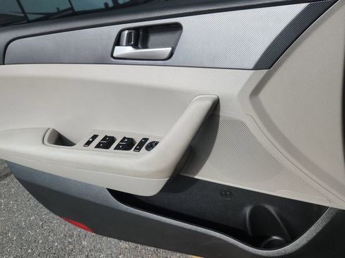 Used 2017 Hyundai Sonata SE image 7