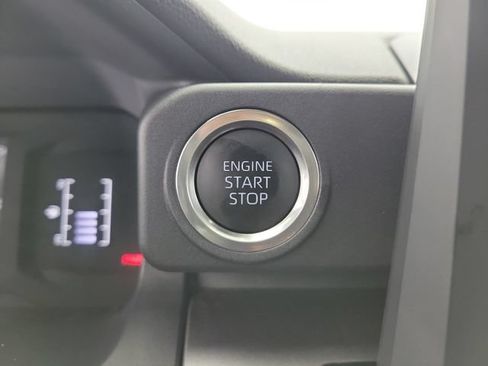 Used 2025 Toyota 4Runner SR5 RWD image 31