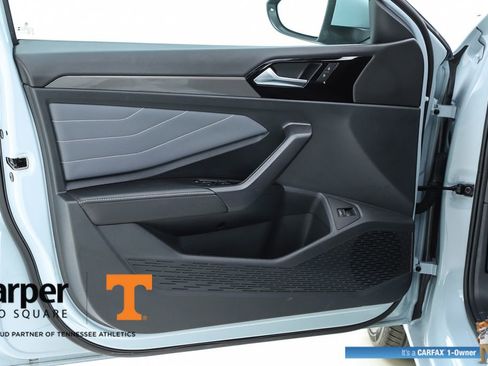 Used 2025 Volkswagen Jetta SEL image 54