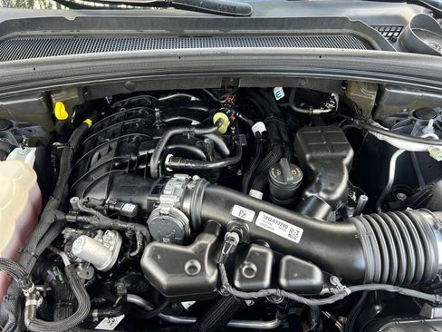 Used 2023 Jeep Grand Cherokee Limited AWD/4WD image 22