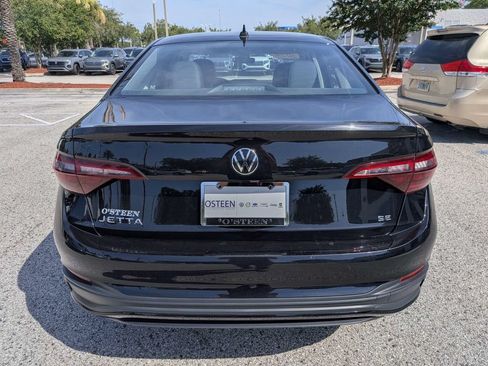 Used 2024 Volkswagen Jetta SE FWD image 5