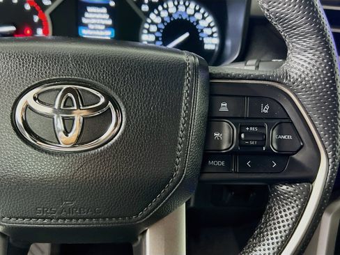 Used 2026 Toyota Tundra SR5 w/ SR5 Premium Package AWD/4WD image 19