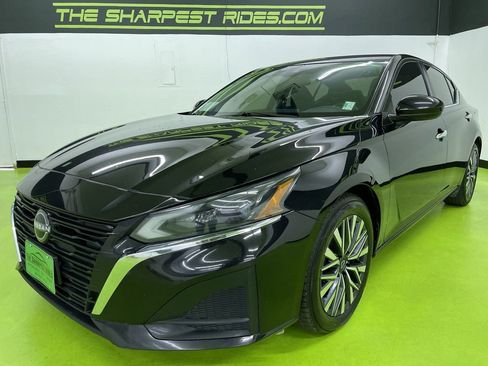 Used 2023 Nissan Altima 2.5 SV image 5