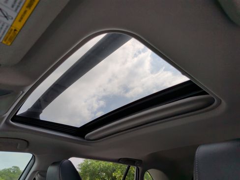 Used 2019 Toyota RAV4 Limited w/ Cold Weather Package FWD image 31