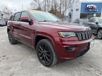 Used 2020 Jeep Grand Cherokee Altitude video 1