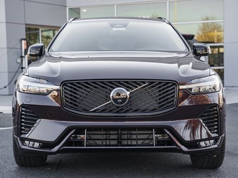 New 2026 Volvo XC60 B5 Ultra w/ Protection Package Premier image 2